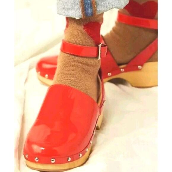 Free People x Unalira Kaia Clog Sandal Red Patent - Picture 3 of 4